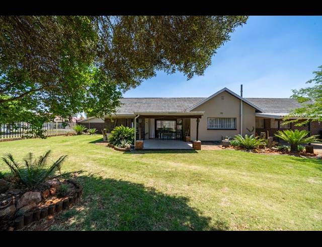 3 BEDROOM HOUSE FOR SALE IN PARKRAND